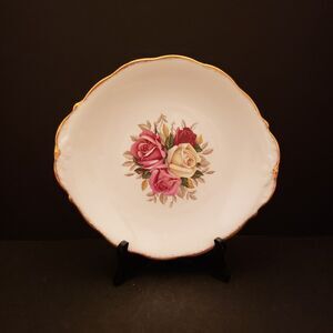 Queen Anne Lady Sylvia Handled Cake Serving Plate England Pink Red White Roses